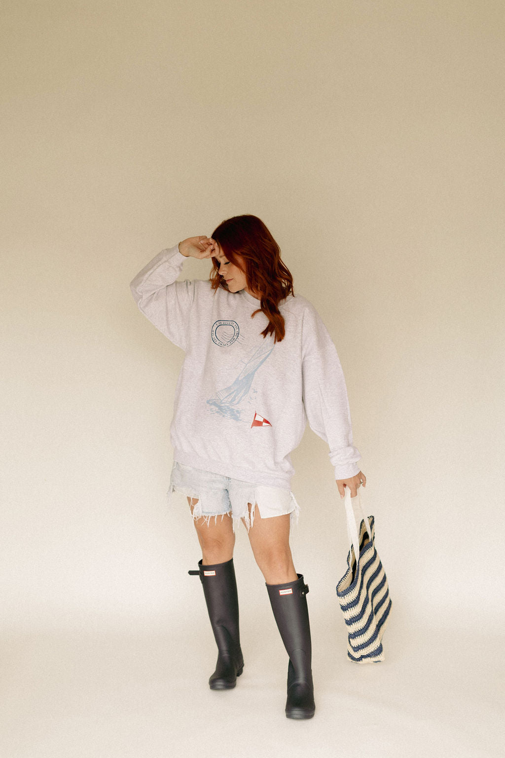 I am held by the one who calms the sea Graphic Sweatshirt