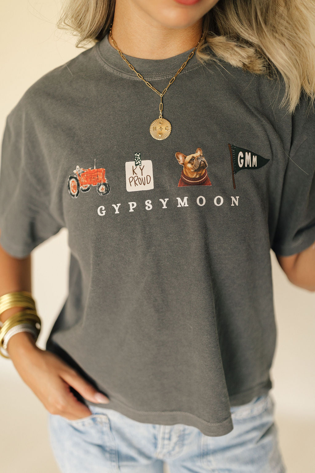 Icon Sticker Tee - CROP