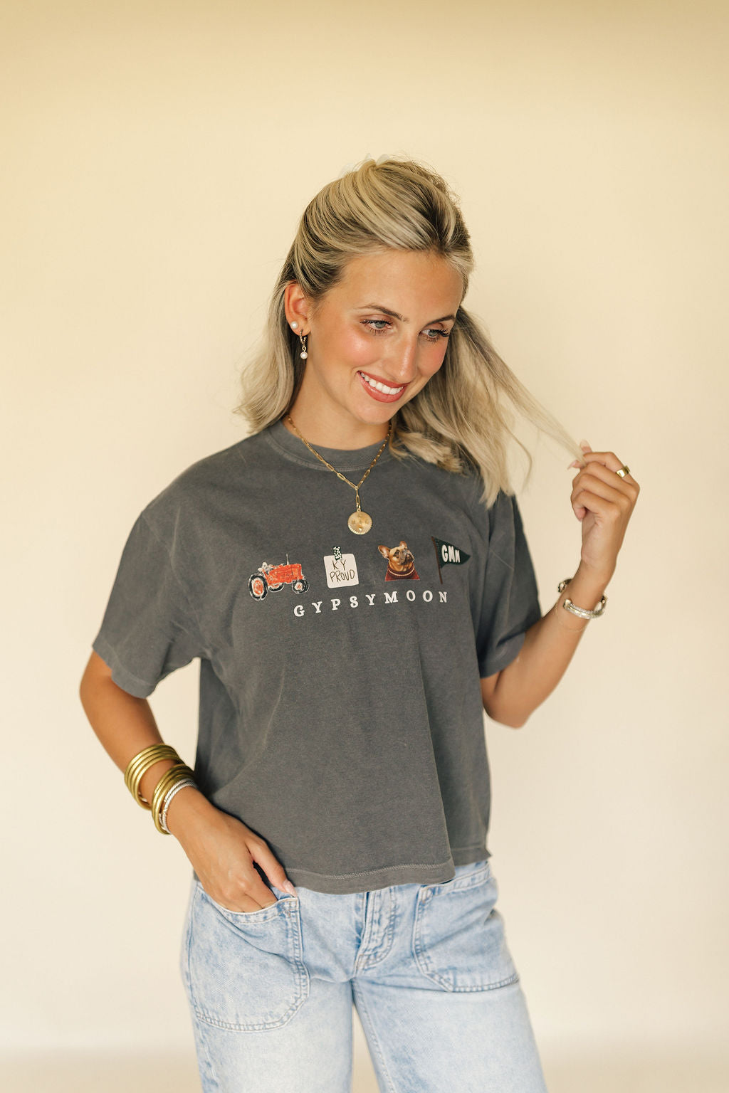 Icon Sticker Tee - CROP