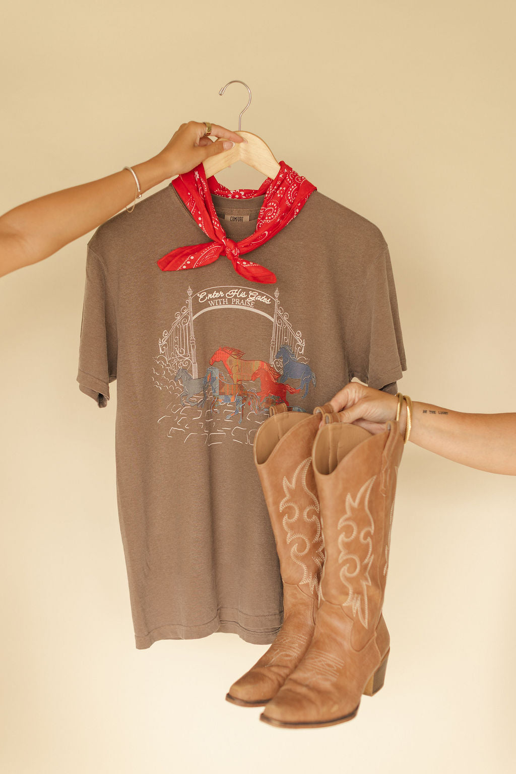 Enter His Gates with Praise Graphic Tee